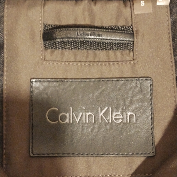 Calvin Klein Outer Wear w/mur Lining. Size Small in Men's but runs Medium. - Picture 3 of 9